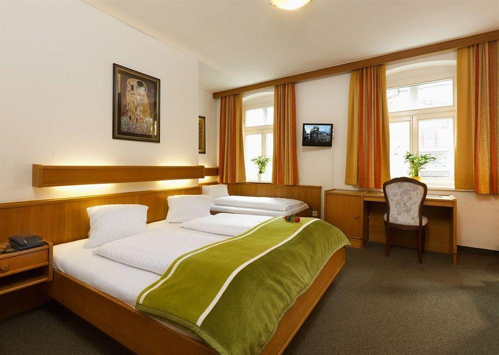 Hotel Goldene Krone Innsbruck Exteriör bild